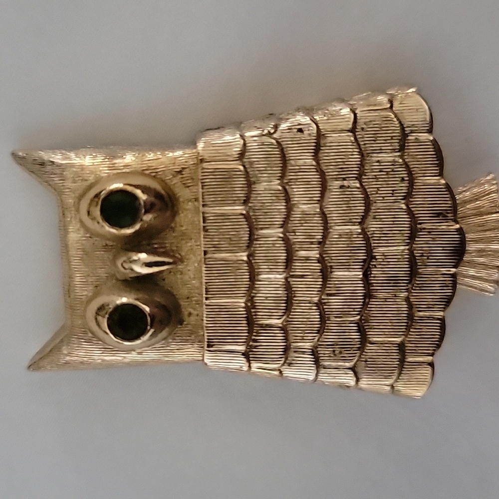 Vintage AVON owl Gold Tone PIN brooch, Great Condition